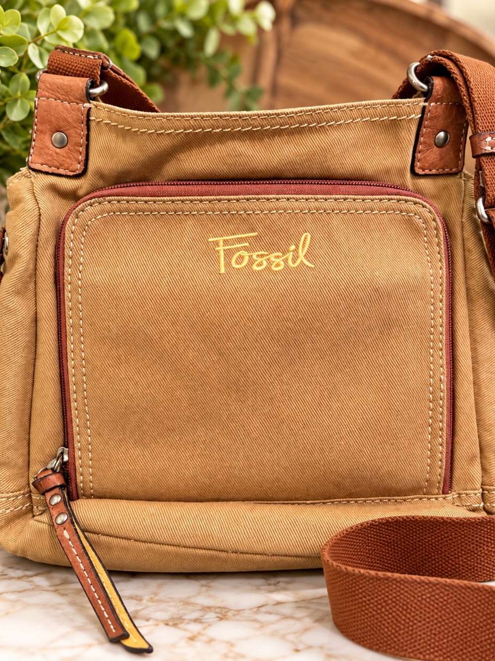 Vintage Y2K Fossil ZB2831 Tan Canvas Leather Crossbody Bag